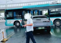 用戶試乘問界M5出事故受傷 實(shí)在太意外了