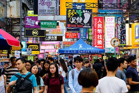 港股火爆 投資者“打飛的”赴港開(kāi)戶 為什么這么火爆？