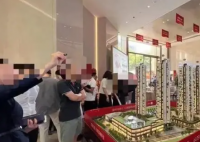 國慶廣東擠滿了買房的人 為什么突然爆火？