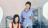90后女生直播拔雞屁股毛萬(wàn)人觀看 為什么這么火？